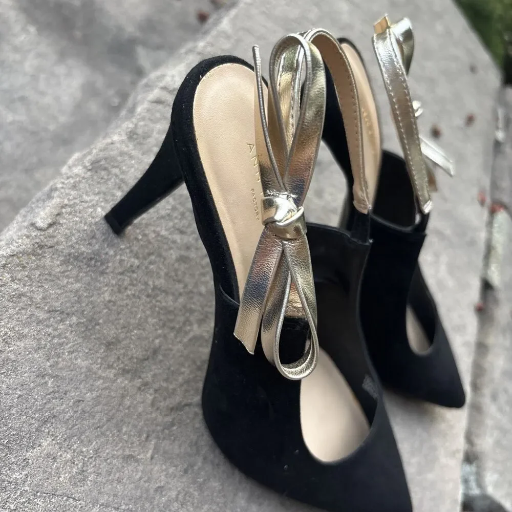 Women’s Ann Taylor Black Slingback Heels With Metallic Bows Size 6 EUC